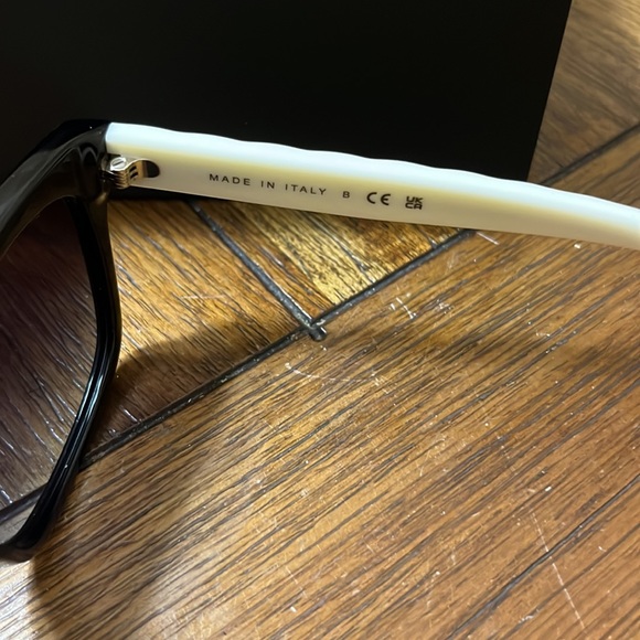 Chanel sunglasses - Picture 5 of 5